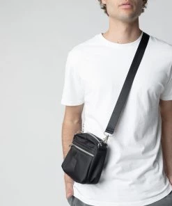 MASSIVE Best Sellers CORE CROSSBODY BAG 20 MASSIVE Best Sellers CORE CROSSBODY BAG