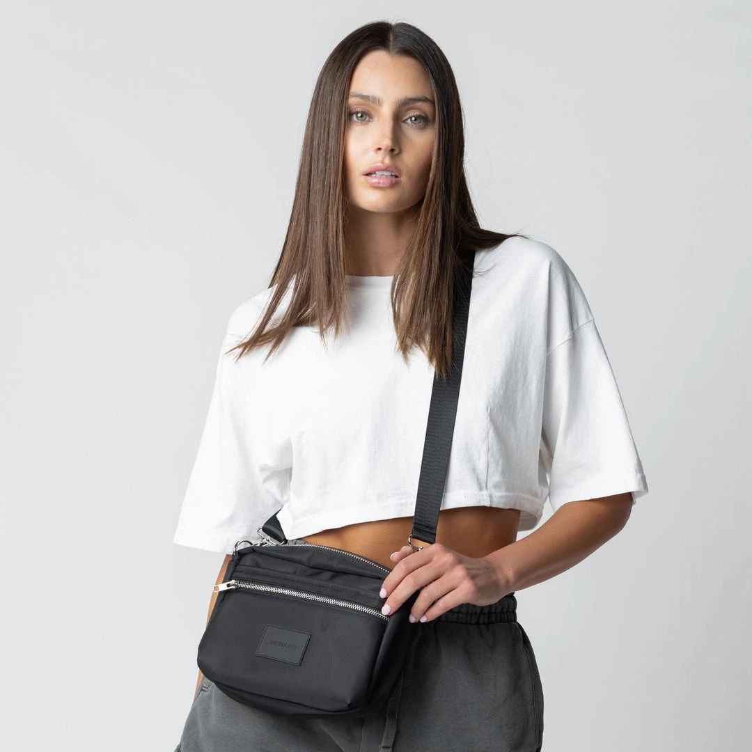 MASSIVE Best Sellers CORE CROSSBODY BAG 4 MASSIVE Best Sellers CORE CROSSBODY BAG