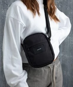 MASSIVE TALENTLESS SHOULDER BAG