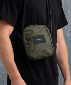 MASSIVE TALENTLESS SHOULDER BAG