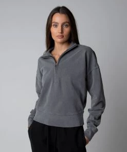 MASSIVE WOMENS 3/4 ZIP PULLOVER 50 MASSIVE WOMENS 3/4 ZIP PULLOVER