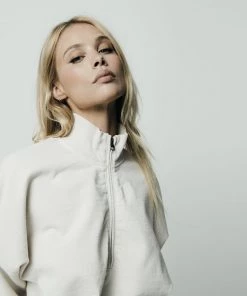 MASSIVE WOMENS 3/4 ZIP PULLOVER 46 MASSIVE WOMENS 3/4 ZIP PULLOVER