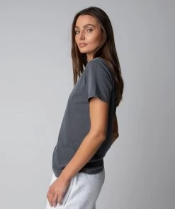 MASSIVE Best Sellers WOMEN’S BOYFRIEND TEE 42 MASSIVE Best Sellers WOMEN’S BOYFRIEND TEE