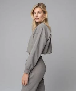 TALENTLESS WOMENS HEAVYWEIGHT CROPPED CREWNECK - MID CENTURY Best Sellers 24 TALENTLESS WOMENS HEAVYWEIGHT CROPPED CREWNECK - MID CENTURY Best Sellers