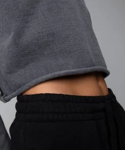 TALENTLESS WOMENS HEAVYWEIGHT CROPPED CREWNECK Best Sellers 19 TALENTLESS WOMENS HEAVYWEIGHT CROPPED CREWNECK Best Sellers