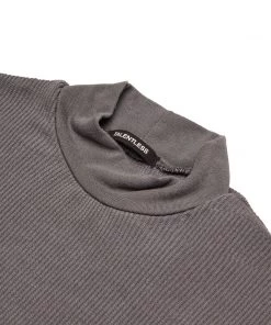 MASSIVE WOMENS LONG SLEEVE MOCKNECK CROP