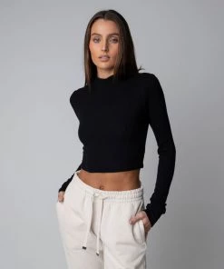 MASSIVE WOMENS LONG SLEEVE MOCKNECK CROP