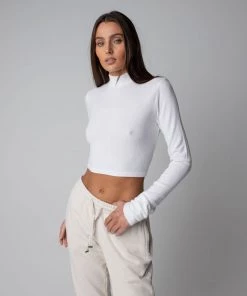 MASSIVE WOMENS LONG SLEEVE MOCKNECK CROP