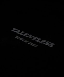 MASSIVE WOMENS TEE - STAPLE Tops